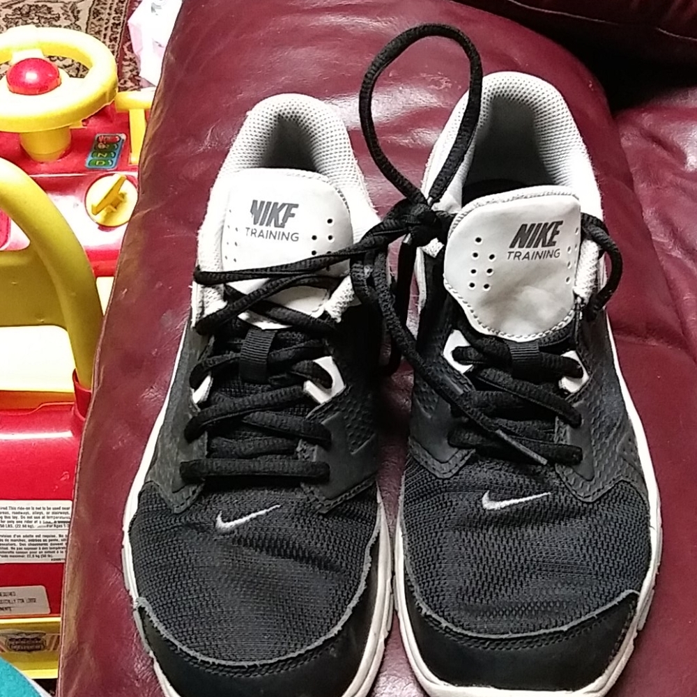 Shoes - Picture 2 of 3